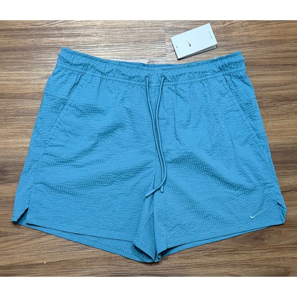 Nike Unlimited Dri-FIT 5" Unlined Seersucker Versatile Shorts (HJ4091-006) Sz L